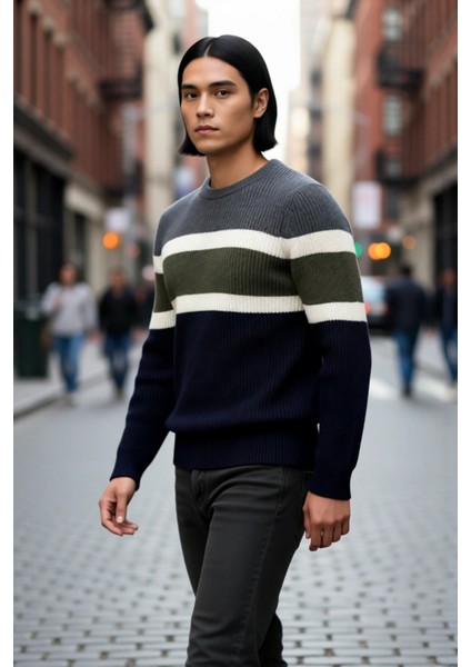 Erkek Casual Ortamlar Için Fitted Kalıp Kalın Kışlık Bisiklet Yaka Triko Kazak Modeli. Kaliteli fırsatları