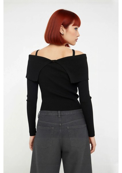 Kadın Zarif Carmen Yaka Askılı Tasarım Fitted Triko Kazak Düz Desenli Uzun Kollu Çok Yönlü Kombin modelleri