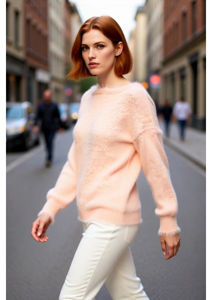 Kadın Basic Regular Kalıp Triko Kazak Dokulu Tüylü Kayık Yaka Kış Sezonu Için Ideal Kaliteli modelleri