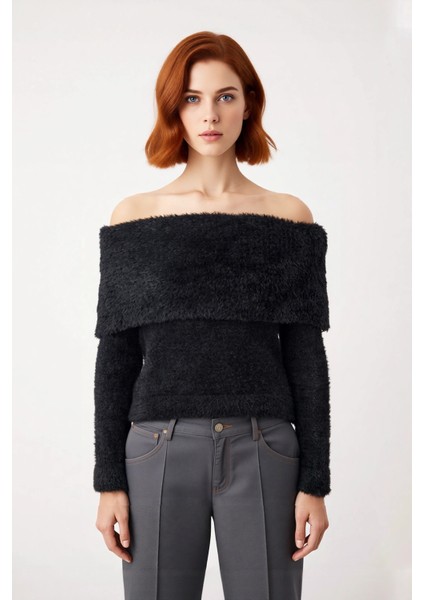 Kadın Tüylü Dokusuyla Ekstra Yumuşak Carmen Yaka Crop Triko Kazak Kış Kombinleri Için Ideal