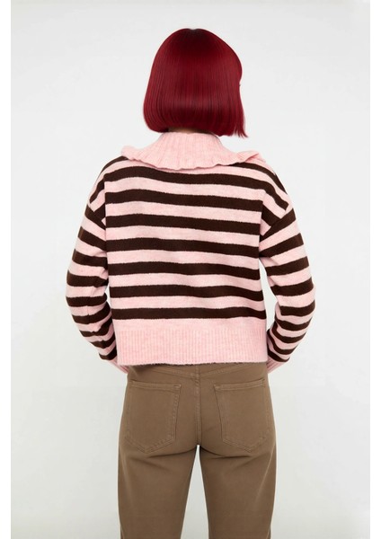 Kadın Orta Kalınlıkta Devrik Yaka Çizgili Düşük Kollu Triko Kışlık Crop Kazak Günlük Şıklık fiyatları