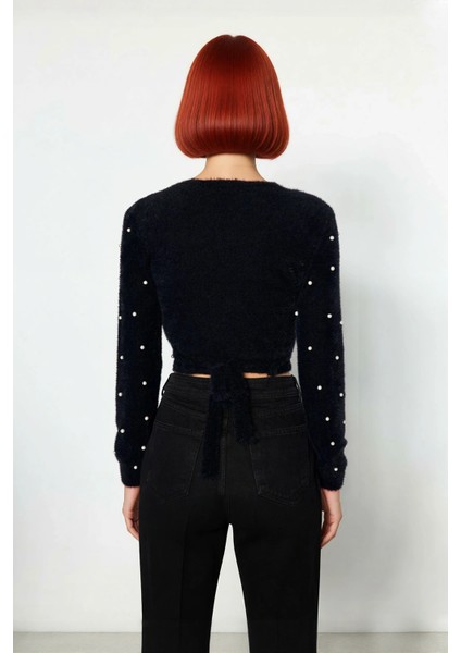 Kadın Fitted Basic V Yaka Siyah Tüylü Inci Detaylı Super Crop Uzun Kollu Triko Kazak Iddialı Stil fiyatları