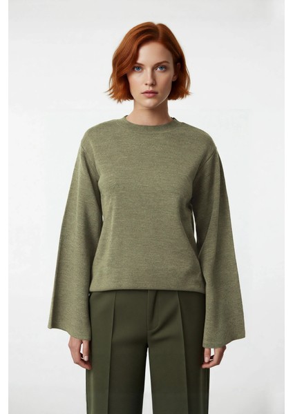 Kadın Sürdürülebilir Akrilik Materyal Regular Kalıp Uzun Ispanyol Kol Triko Kazak Kış Modası