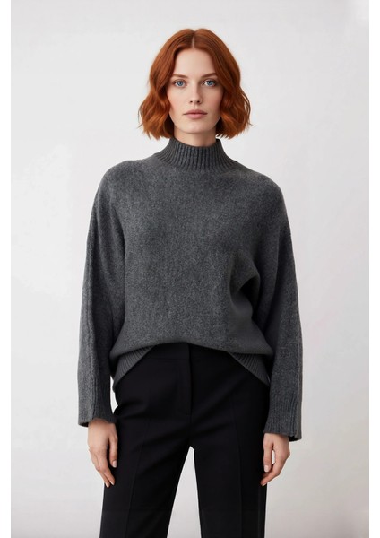 Kadın Oversize Dik Yaka Kışlık Triko Kazak Düz Düşük Kol Modern ve Şık Günlük Kombinler Için fiyatları