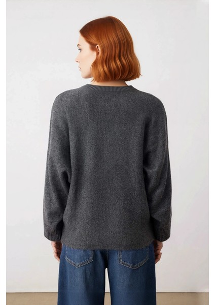 Kadın Oversize Dik Yaka Kışlık Triko Kazak Düz Düşük Kol Modern ve Şık Günlük Kombinler Için modelleri