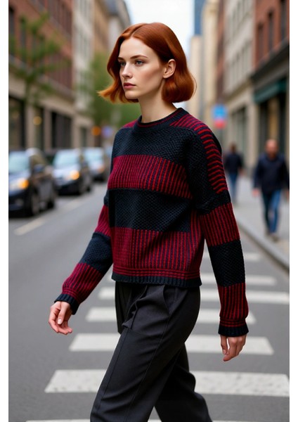 Kadın Basic Siluet Uzun Kollu Oversize Kesim Renk Bloklu Pike Dokuma Triko Kazak Kış Kombinlerinin fırsatları