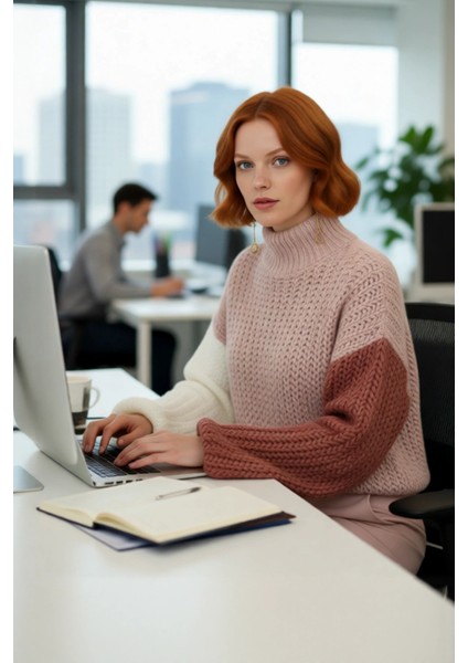 Kadın Dik Yaka Oversize Balon Kol Renk Bloklu Kalın Triko Kazak Günlük Şıklık ve Sıcaklık Kaliteli