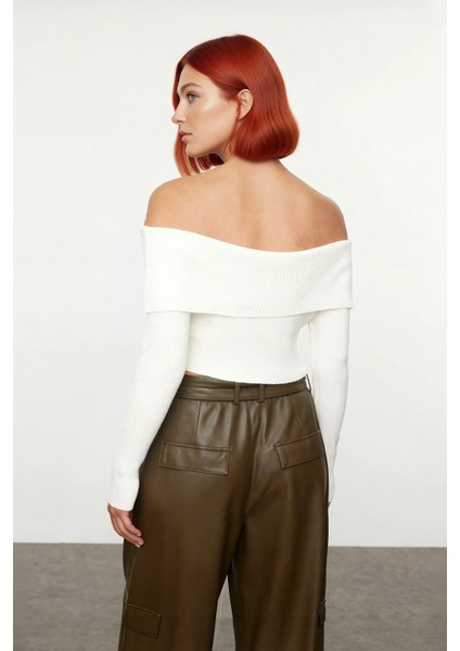 Kadınlara Özel Basic Siluet Fitted Triko Kazak Crop Boy Carmen Yaka Şık Seçim Kaliteli modelleri