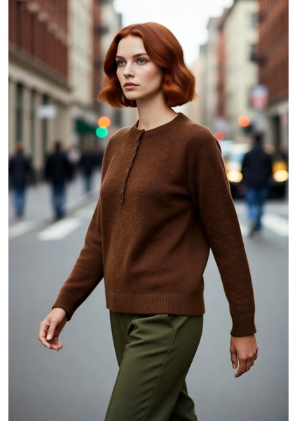 Kadın Rahat Kesim Triko Kazak Reglan Kol Bisiklet Yaka Düğme Detaylı Kış Modası Günlük Şıklık modelleri