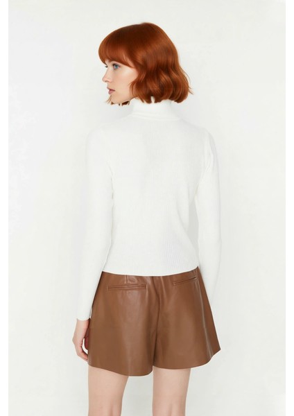 Kadın Basic Balıkçı Yaka Fitted Triko Kazak Akrilik Kumaşıyla Kış Kombinlerinin Vazgeçilmezi modelleri