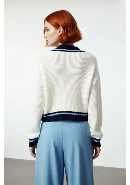 Kadınlara Özel Basic Crop V Yaka Triko Kazak Kışa Uygun Akrilik Renk Bloklu Uzun Kollu Tasarım. modelleri