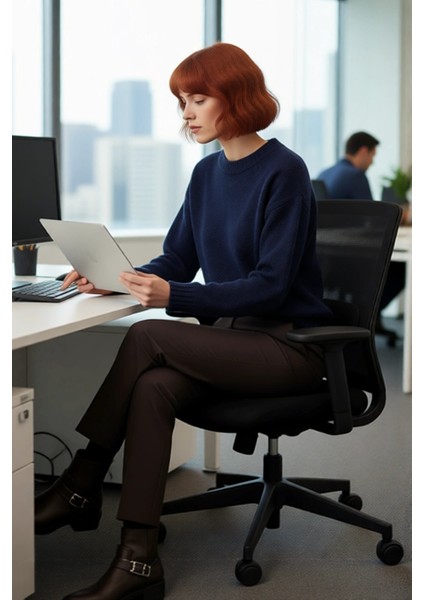 Kadın Soğuk Havalar Için Oversize Çizgili Triko Kazak Bisiklet Yaka Düşük Kol Şık ve Modern