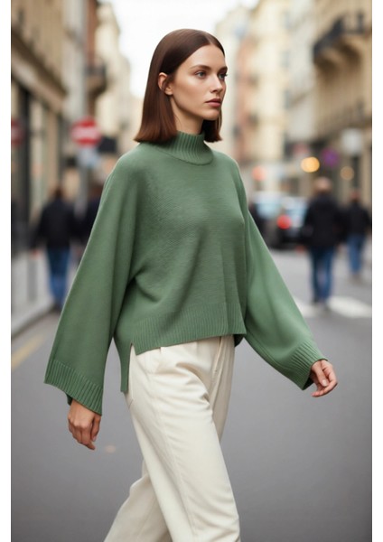 Kadın Basic Siluet Oversize Dik Yaka Ispanyol Kol Akrilik Triko Kazak Konforlu ve Modern Kaliteli fırsatları