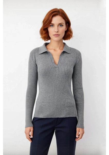 Kadın Polo Yaka Fitilli Triko Kazak Modern Fitted Tasarımıyla Casual Şıklığı Soğuk Havalarda