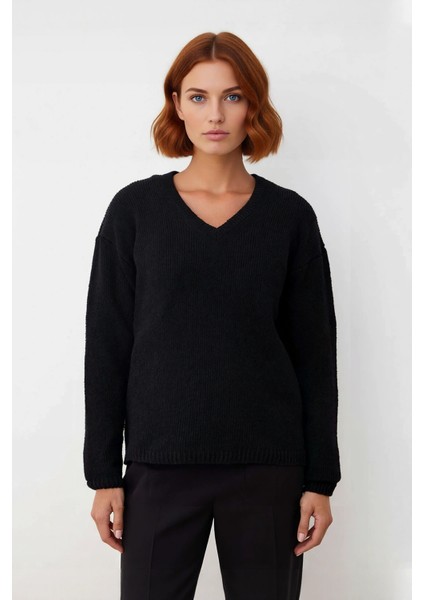 Kadın Düşük Kol V Yaka Triko Kazak Regular Kalıp Ile Kış Şıklığı ve Konfor Bir Arada Kaliteli