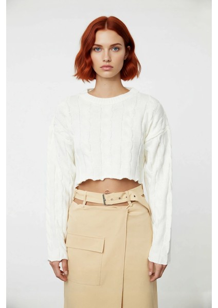 Kadın Basic Ekru Regular Fit Süper Crop Saç Örgü Bisiklet Yaka Uzun Kollu Akrilik Triko Kazak fiyatları