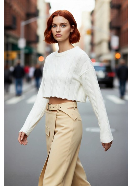 Kadın Basic Ekru Regular Fit Süper Crop Saç Örgü Bisiklet Yaka Uzun Kollu Akrilik Triko Kazak fırsatları