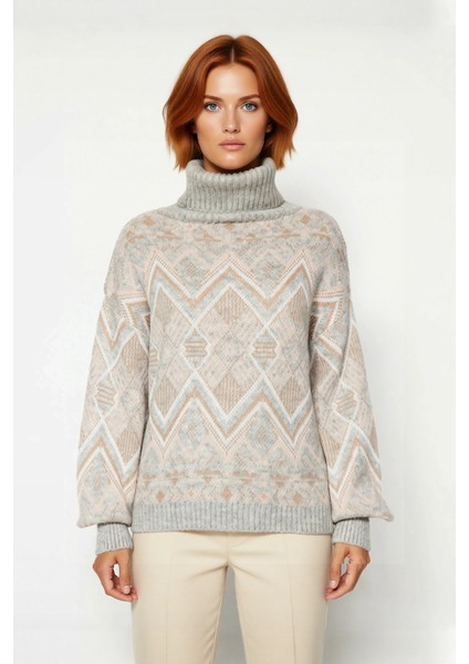 Kadın Soğuk Havaların Vazgeçilmezi Oversize Balıkçı Yaka Etnik Desenli Triko Kazak Şıklığı