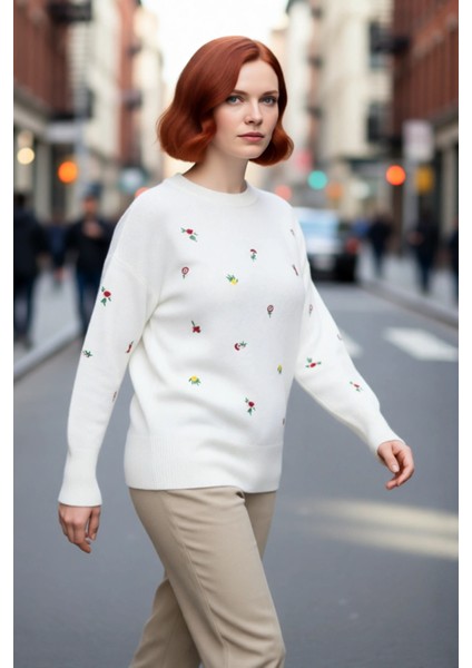 Kadın Casual Uzun Kollu Çiçek Desenli Triko Kazak Regular Kesim Bisiklet Yaka Kış Sezonu Şıklığı fırsatları