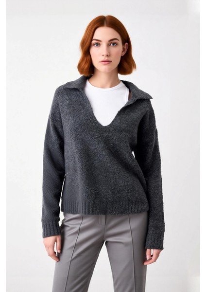 Kadın Rahat Kalıp Apaş Yaka Triko Kazak Orta Kalınlıkta Uzun Kol Kışlık Cool ve Konforlu Günlük Tarz