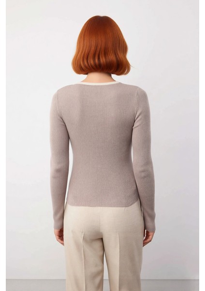 Şık Kadın Fitted Kesim Uzun Kollu Triko Kazak Renk Bloklu Basic Siluet Kış Sonbahar Kombinlerinin fiyatları