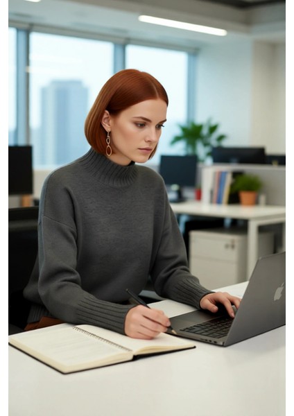 Kadın Basic Düz Desen Oversize Kesim Dik Yaka Triko Kazak Reglan Kol Kış Aylarının Konforlu Şıklığı