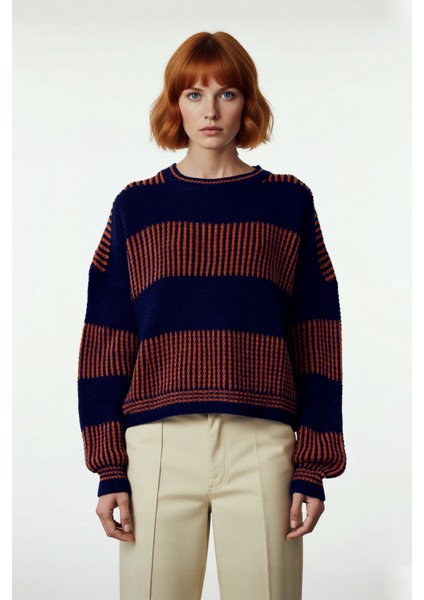 Kadın Basic Siluet Uzun Kollu Oversize Kesim Renk Bloklu Pike Dokuma Triko Kazak Kış Kombinlerinin fiyatları