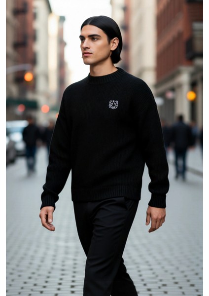 Erkek Triko Oversize Kesim Bisiklet Yaka Sargı Nakışlı Rahat Kazak Soğuk Günlerin Şıklığı Kaliteli fırsatları