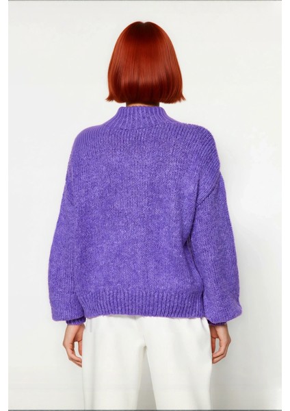 Kadın Kalın Oversize Triko Kazak Dik Yaka Detayıyla Casual Kombinlerin Vazgeçilmezi Kaliteli modelleri