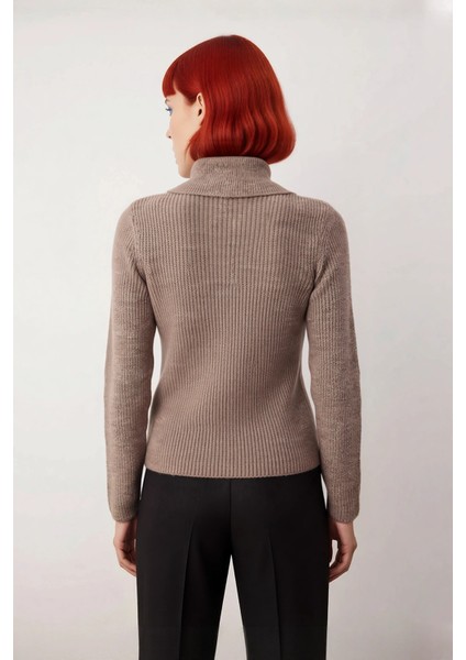 Kadın Orta Kalınlık Düz Desen Polo Yaka Triko Kazak Rahatlık ve Şıklık Sunan Günlük Kullanım modelleri