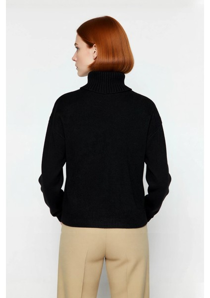 Kadın Balıkçı Yaka Uzun Kollu Triko Kazak Regular Kalıp Taş Işlemeli Tasarımıyla Şık ve Sıcak modelleri