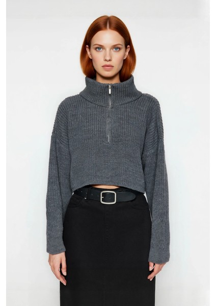 Kadın Oversize Rahat Kesim Crop Fermuarlı Dik Yaka Akrilik Triko Kazak Soğuk Günler Için Ideal fiyatları
