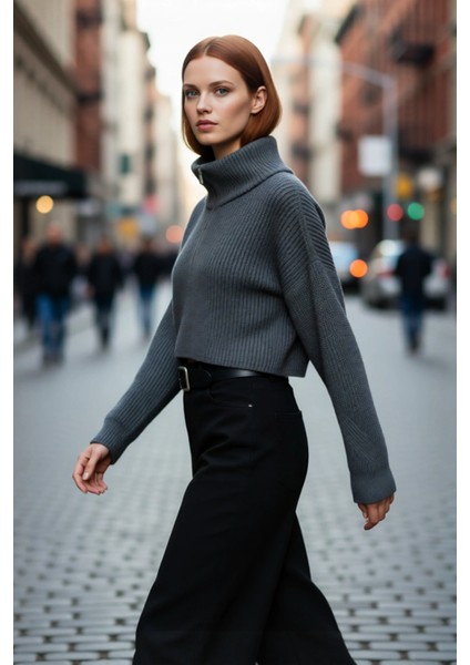 Kadın Oversize Rahat Kesim Crop Fermuarlı Dik Yaka Akrilik Triko Kazak Soğuk Günler Için Ideal fırsatları