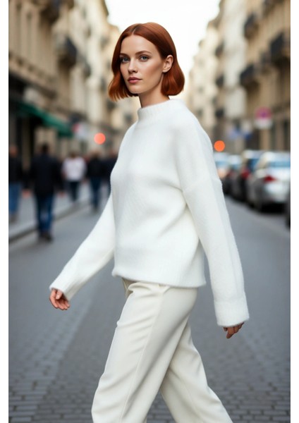 Kadınlara Özel Oversize Kesim Dik Yaka Triko Kazak Günlük Şıklıkta Kışlık Rahatlık Sunuyor fırsatları