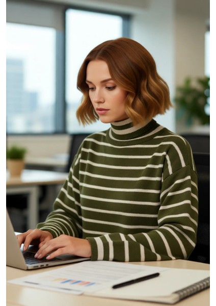 Kadın Balıkçı Yaka Haki Çizgili Crop Triko Kazak Orta Kalınlıkta Uzun Düşük Kol Basic Stil