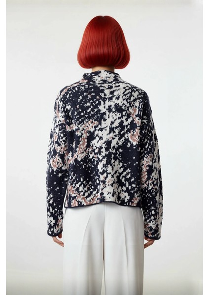 Kadın Oversize Kalıp Dik Yaka Desenli Uzun Kollu Triko Kazak Akrilik Materyal Konforu. Kaliteli modelleri