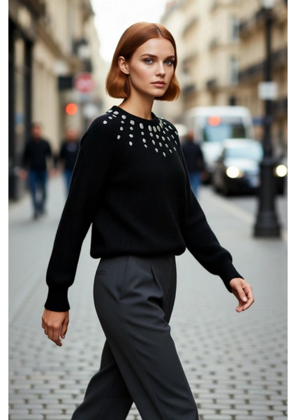 Kadın Regular Kalıp Yumuşak Dokulu Bisiklet Yaka Taş Detaylı Triko Kazak Kış Sezonu Için Modern fırsatları