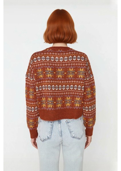 Kadın Oversize Bisiklet Yaka Etnik Desen Triko Kazak Düşük Kol Detayıyla Şık Kış Kombinleri modelleri