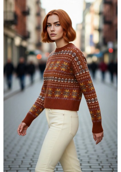 Kadın Oversize Bisiklet Yaka Etnik Desen Triko Kazak Düşük Kol Detayıyla Şık Kış Kombinleri fırsatları