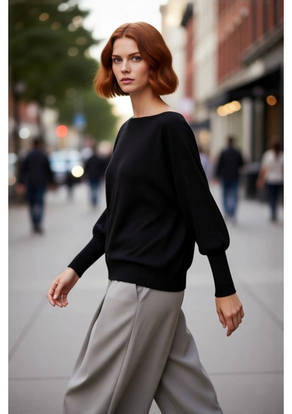 Kadın Oversize Triko Kazak Kayık Yaka ve Yarasa Kol Detaylı Kış Bahar Gardıroplarının fırsatları