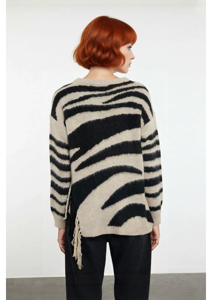 Kadın Oversize Basic Zebra Desenli Akrilik Triko Kazak Günlük Şıklık Için Ideal Bir Seçimdir modelleri
