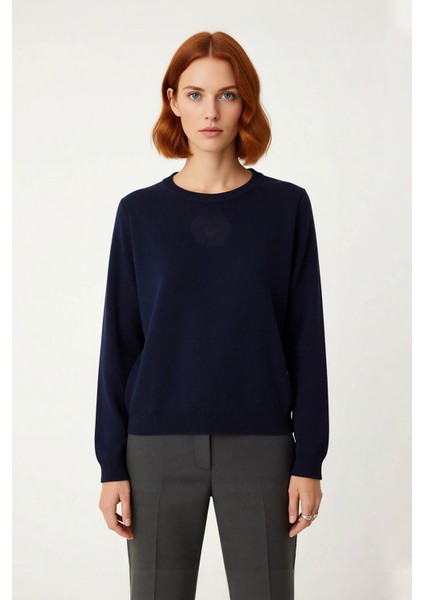 Ekru Renkli Kadın Regular Kalıp Bisiklet Yaka Kalp Motifli Triko Kazak Kış Modasına Şık Dokunuş fiyatları