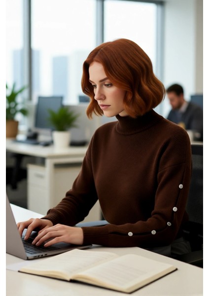 Kadınlar Için Konforlu Gri Triko Kazak Düşük Kol ve Dik Yaka Tasarımı Düğmeli Kışlık Regular Kalıp