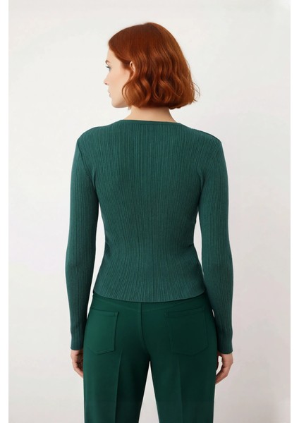 Kadın Basic Fitted Triko Kazak Bisiklet Yaka Ince Yapısıyla Sonbahar Ilkbahar Şıklığı Sunar modelleri