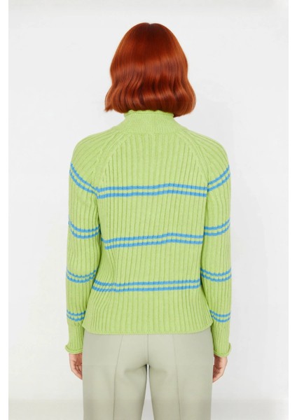 Kadın Çizgili Desenli Dik Yaka Triko Kazak Reglan Kol Kışlık Casual Giyime Uygun Konforlu Ürün modelleri