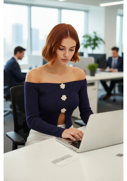 Kadın Düşük Kollu Fitilli Kayık Yaka Fitted Triko Kazak Çiçek Düğme Detaylı Modern Stil Tasarım fırsatları