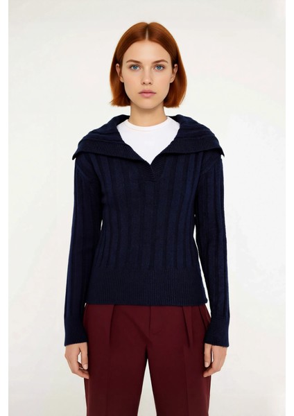 Soğuk Havalar Için Lacivert Kadın Regular Kalıp Düşük Kol Crop Devrik Yaka Triko Kazak. Kaliteli fiyatları