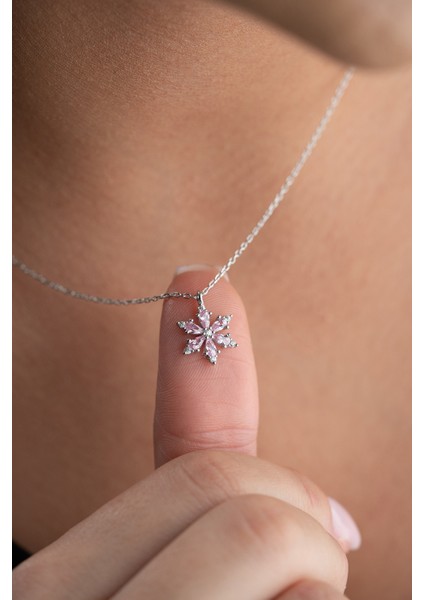 925 Ayar Işıklı Kutuda Gümüş Pembe Taşlı Lotus Kamelya Çiçeği Kolye fiyatları