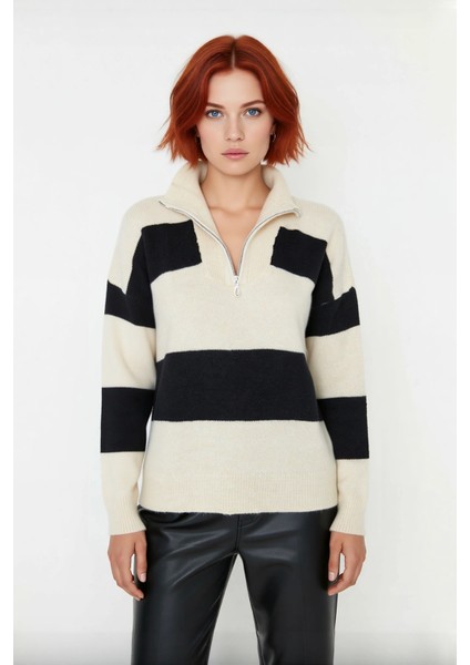 Kadın Dik Yaka Fermuarlı Oversize Çizgili Düşük Kollu Triko Kazak Günlük Şıklık ve Sıcaklık fiyatları