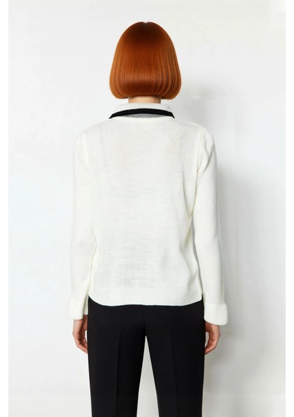 Kadın Akrilik Triko Kazak Polo Yaka Detaylı Renk Bloklu Uzun Kollu Kış Sezonu Için Şık ve Rahat modelleri